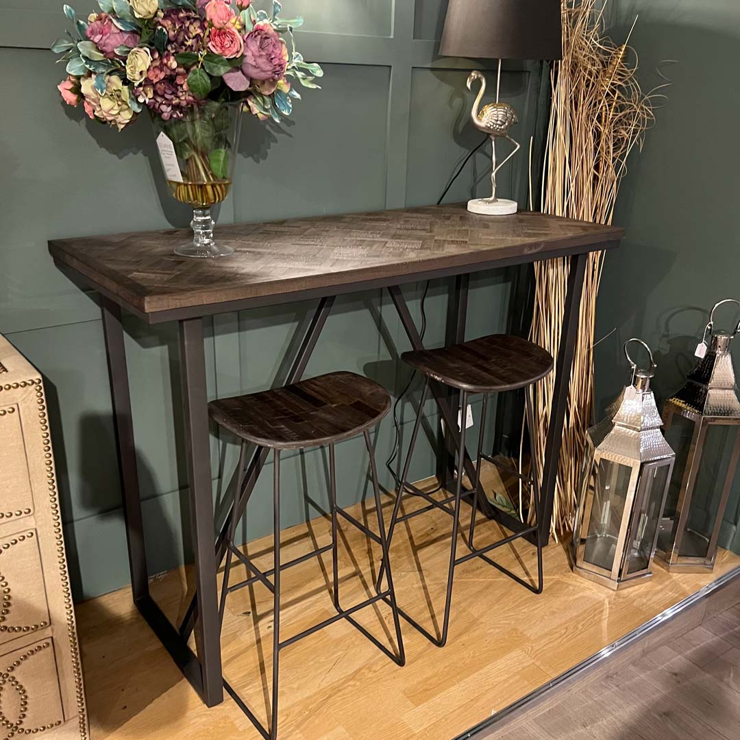 Rustic bar table with stools