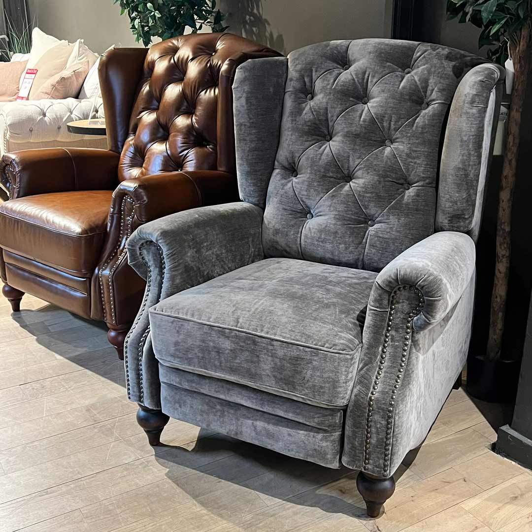 Banbury power recliner chair