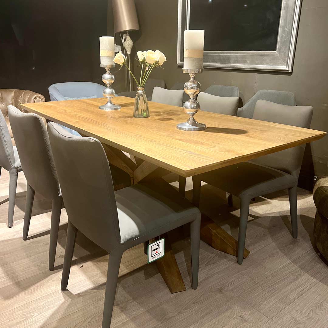 Hudson solid oak table and 6 chairs