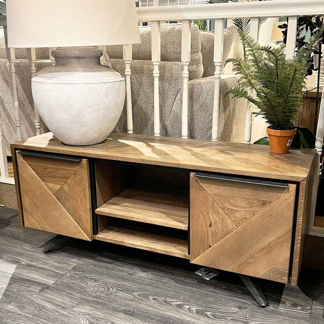 Huxley solid oak tv unit